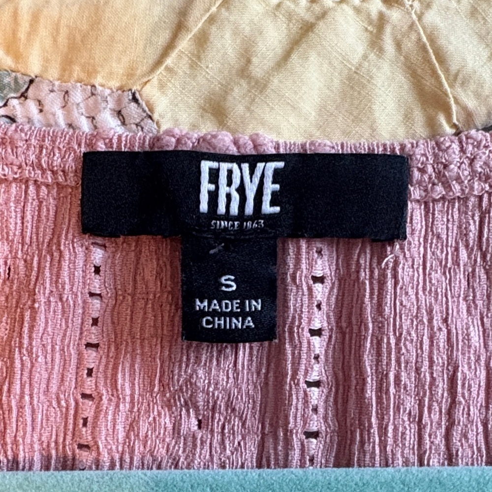 Frye Dusty Pink Textured Blouse with Button Detail & Ruffled Sleeve Size S - Picture 5 of 7